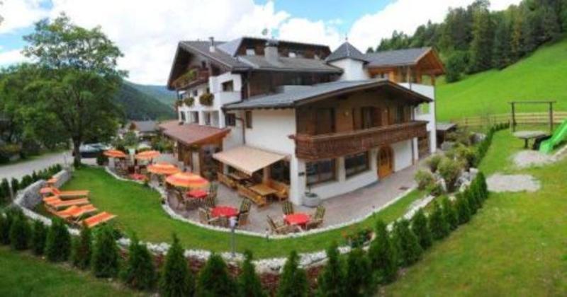 Hotel Monte Paraccia San Vigilio Di Marebbe Luaran gambar