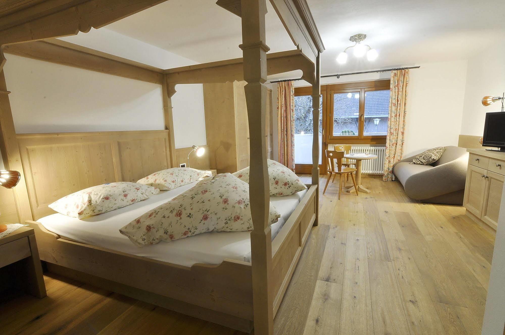 Hotel Monte Paraccia San Vigilio Di Marebbe Luaran gambar